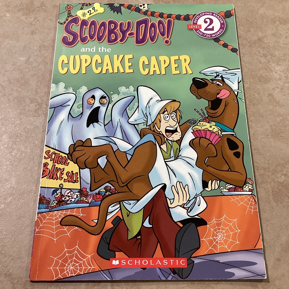 Three Book Bundle with Scholastic Scooby Doo - Picture 7 of 11